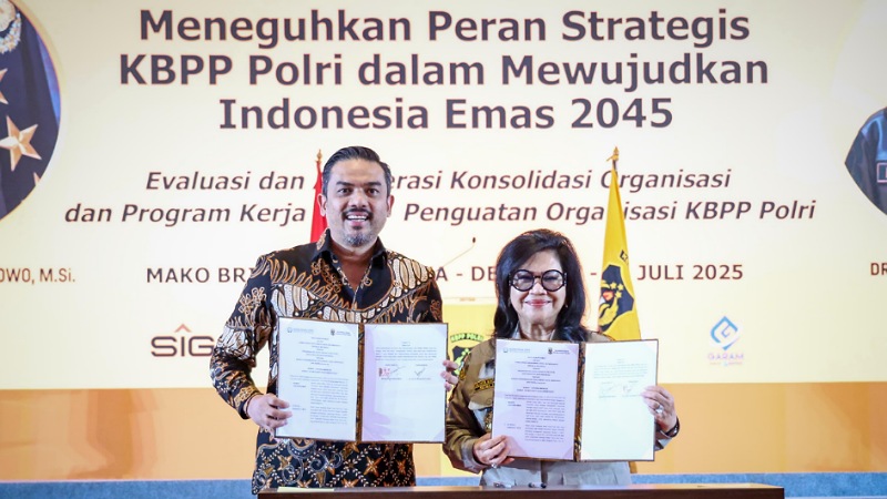 Kementerian UMKM dan KBPP Polri menandatangani Nota Kesepahaman (MoU) untuk mempercepat pengembangan SDM UMKM yang mandiri, tangguh, dan berdaya saing tinggi. - Foto: Humas Kementerian UMKM -