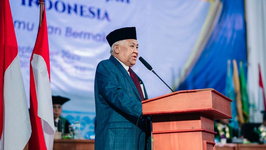 Di Wisuda Universitas UDN, Din: Significo Ergo Sum, Aku Ada karena Aku Bermakna