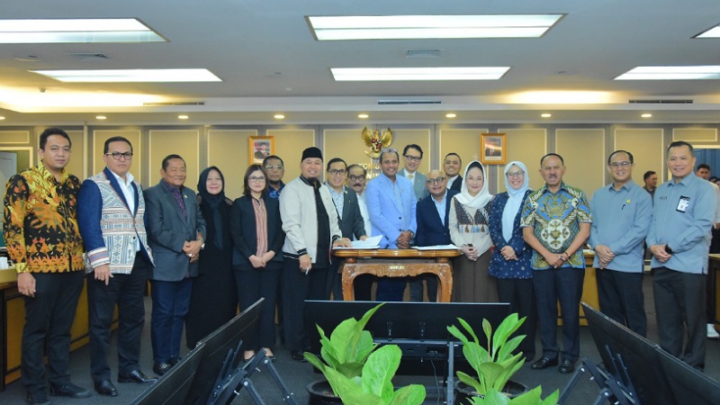 DPR dan Pemerintah Bahas RUU Ekstradisi RI–Rusia di Senayan Komisi XIII DPR RI usai rapat kerja dengan pemerintah pembahasan RUU Pengesahan Perjanjian antara Republik Indonesia dan Federasi Rusia mengenai Ekstradisi di Senayan, Senin (22/9/2025). - Humas DPR -