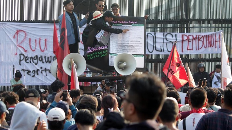 Indonesia Cemas Demo di depan Gedung DPR RI. -