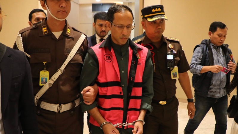 Kejagung Beberkan Peran NAM dari Rapat Tertutup hingga 'Mengunci' ChromeOS! Mantan Mendikbudristek Nadiem Makarim (NAM), tersangka dugaan korupsi pengadaan laptop Chromebook - Foto: Dok Kejagung -