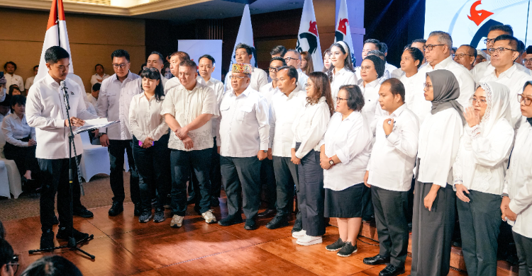 Ketua Umum DPP PSI Kaesang Pangarep melantik jajaran pengurus DPP PSI periode 2025-2030 di The Club Djakarta Theatre, Jakarta, kemarin, Jumat (26/9/2025). (Foto: PSI)