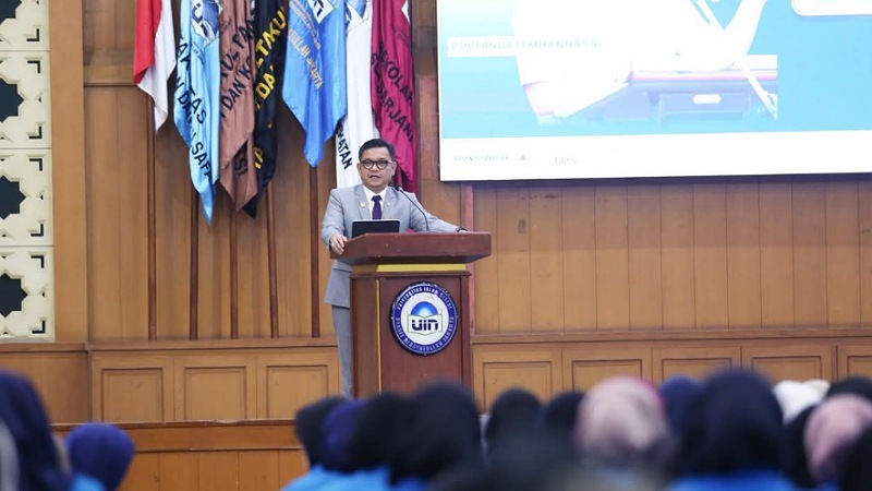 Gubernur Lemhannas RI Dr. H. Tb Ace Hasan Syadzily saat orasi ilmiah di acara Dies Natalis Fakultas Ushuluddin UIN Syarif Hidayatullah Jakarta, Rabu (8/10/2025) - Foto: Istimewa/RMN -