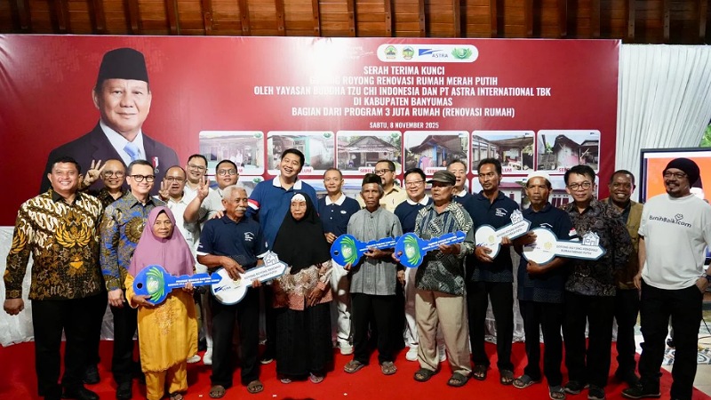 Menteri PKP Maruarar Sirat menghadiri serah terima kunci renovasi rumah di Banyumas yang dilaksakan Buddha Tzu Chi dan PT Astra - Kemen PKP -