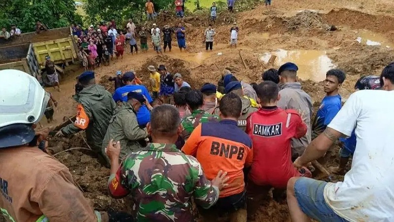 Korban Tewas Banjir Bandang dan Longsor di Sumatra - Aceh Capai 303 Jiwa, Ratusan Masih Hilang!