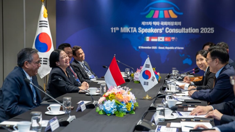 Ketua DPR RI Puan Maharani menggelar pertemuan bilateral dengan Ketua Majelis Nasional Republik Korea, Woo Won-shik. - Humas DPR -