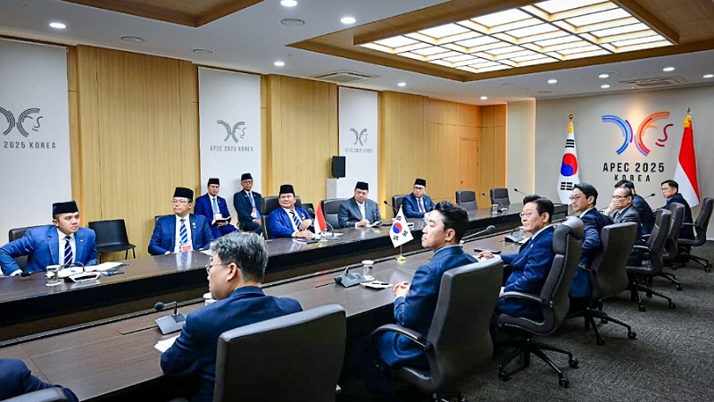 Pertemuan bilateral Presiden RI Prabowo Suboanto dengan Presiden Republik Korea Lee Jae Myung di sela KTT APEC 2025 di Hwabaek International Convention Center (HICO), Gyeongju, Sabtu (1/11). - BPMI Setpres -