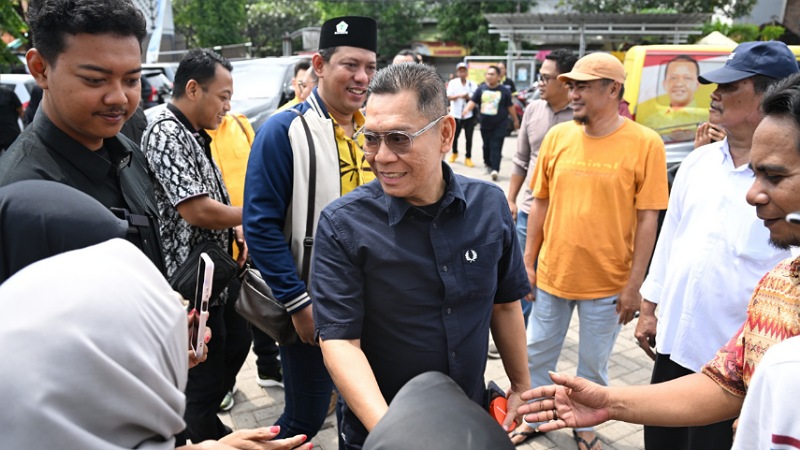 Adies Kadir Salurkan Ribuan PIP di Sidoarjo, Negara Hadir Jaga Masa Depan Anak Bangsa