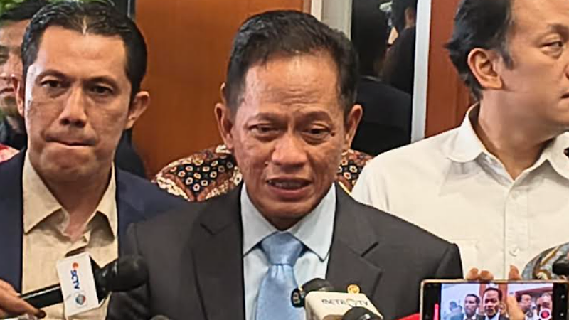 Menteri Lingkungan Hidup Hanif Faisol Nurofiq -