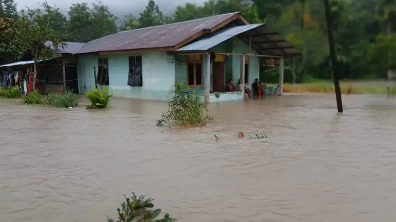 Banjir merendam pemukiman warga di Kabupaten Tapanuli Utara, Sumatra Utara, Selasa (25/11/2025)  - Foto: Dok BPBD Kabupaten Tapanuli Utara -

KBRN,