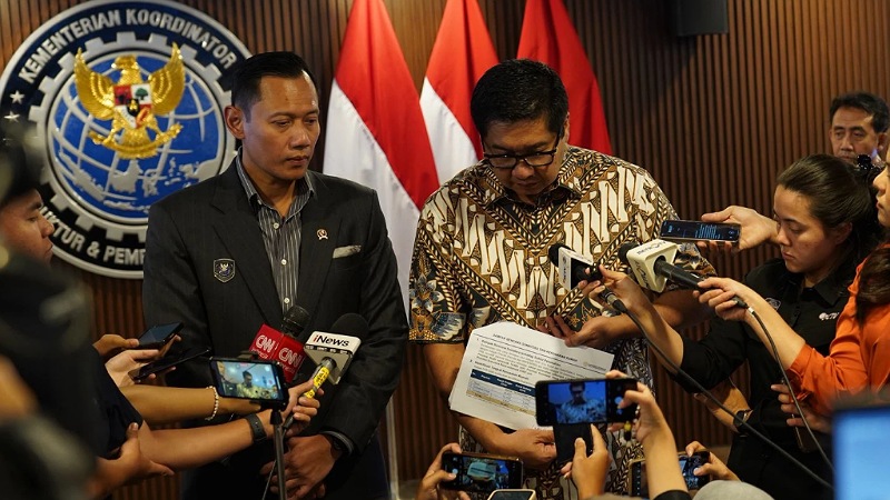 Menteri PKP Maruarar Sirait memberikan keterangan pers usai menggelar pertemuan intensif bersama Menko Bidang Infrastruktur dan Pembangunan Kewilayahan Agus Harimurti Yudhoyono (AHY) - Dok Kemen PKP -