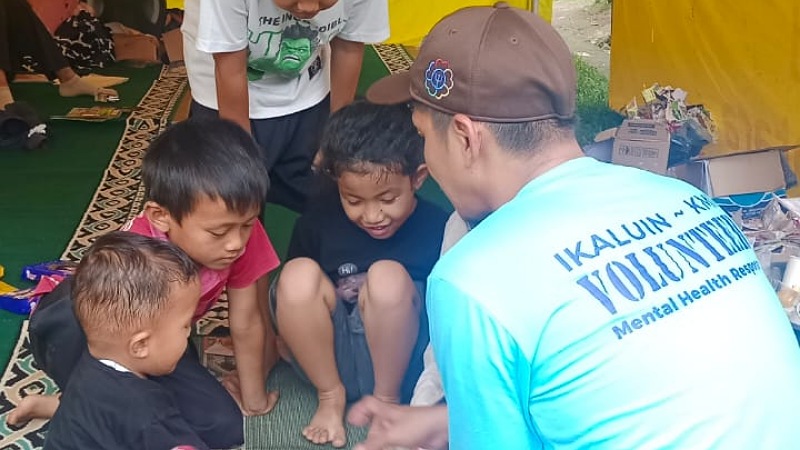 Relawan IKALUIN-KMI 'Gerilya' Temui Penyintas Galodo yang Trauma dan Kehilangan Keluarga