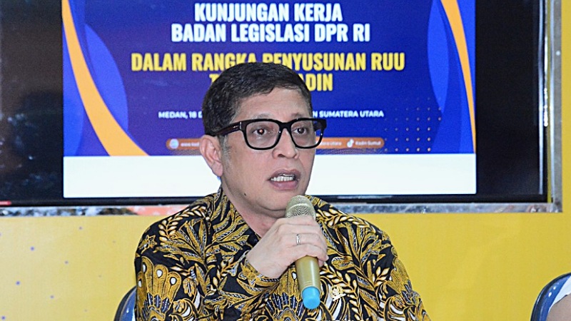 Ketua Panitia Kerja (Panja) RUU Kamar Dagang dan Industri (Kadin) Badan Legislasi (Baleg) DPR RI, Bob Hasan - Humas DPR -