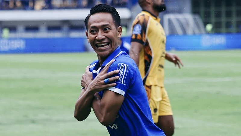 Gol Beckham Bikin GBLA Bergemuruh, PERSIB Terkam PERSIJA di Babak Pertama El Clasico