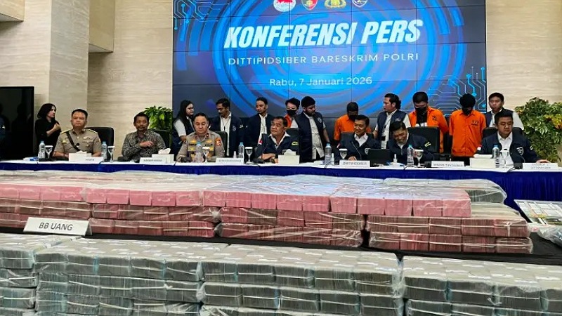 Rilis pengungkapan jaringan besar perjudian online (judol) yang melibatkan praktik ilegal akses dan pencucian uang. - Dok Media Indonesia -