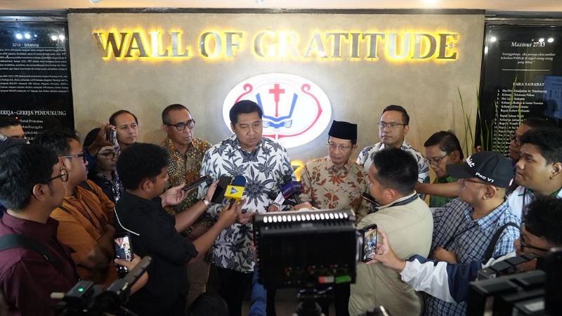 Ketua Panitian Nasional Maruarar Sirait bersama Menteri Agama Nasaruddin Umar saat memberikan keterangan pers terkait Natal Nasional 2025 - Istimewa/RMN -