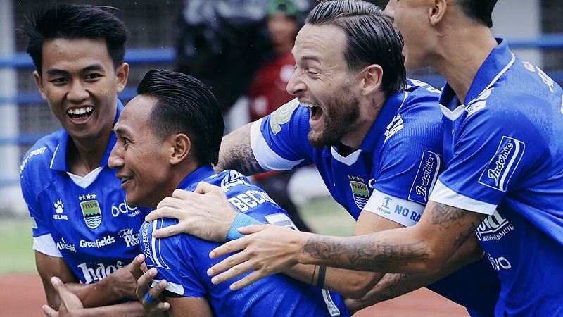 Pesta Maung di GBLA! PERSIB Tumbangkan PERSIJA 1-0 dan Raih Gelar Juara Paruh Musim