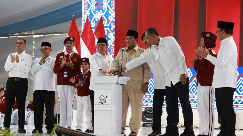 Prabowo Bahagia Resmikan 166 Sekolah Rakyat: Negara Hadir untuk Anak Bangsa!