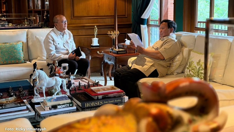 Presiden Prabowo menerima Kepala BPI Danantara sekaligus Menteri Investasi dan Hilirisasi, Rosan Roeslani, di kediaman pribadinya di Hambalang, Bogor, Minggu (4/1/2026) - Foto: Rizky Irmansyah/Setkab RI -.
