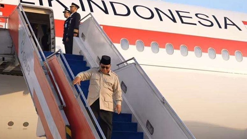Pulang Bawa “Oleh-Oleh Global”, Presiden Prabowo Tiba di Tanah Air