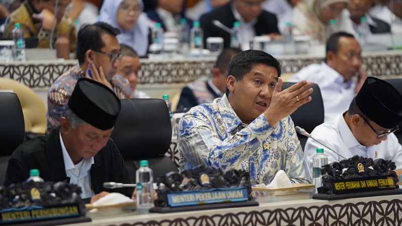 RDP Komisi V DPR, Menteri PKP Tegaskan Percepatan HUNTAP Korban Bencana Sumatera