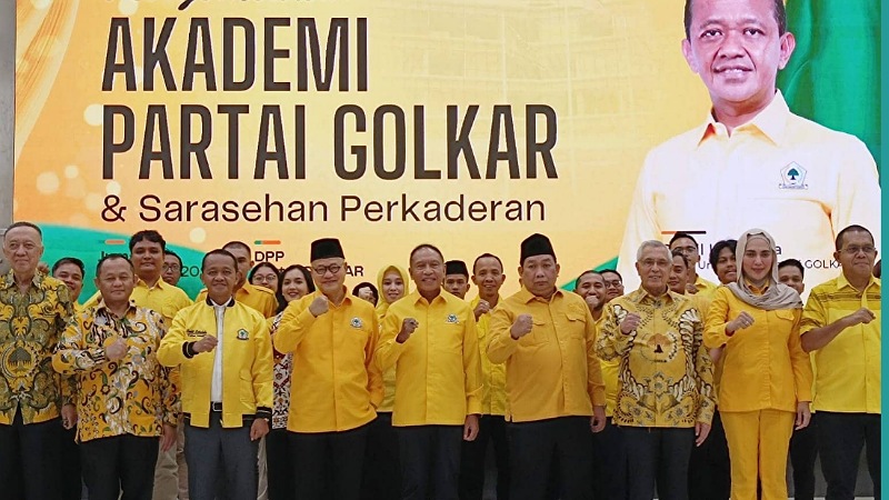 Ketua Umum DPP Partai Golkar Bahlil Lahadalia saat pengukuhan Akademi Partai Golkar - Istimewa -