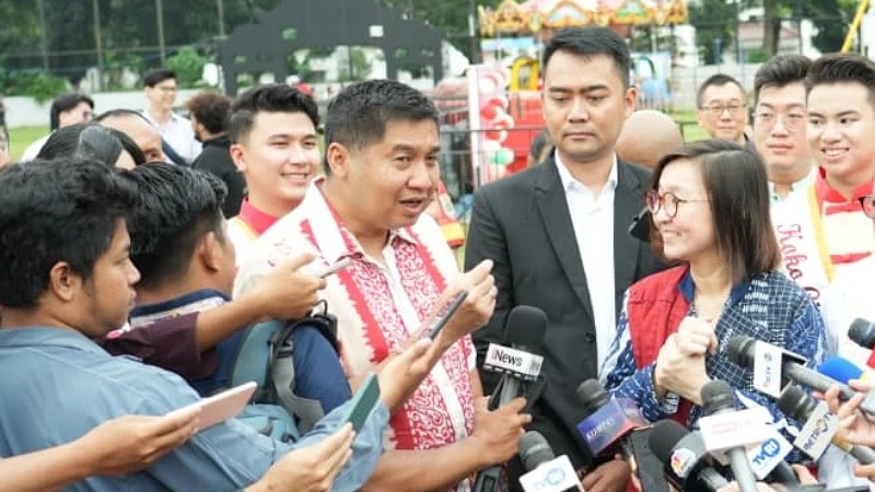 Menteri PKP Maruarar Sirait memberikan keterangan pers di acara Harmoni Imlek Nusantara 2026 di Lapangan Banteng, Minggu (22/2/2026) - Foto: Dok Kemen PKP -