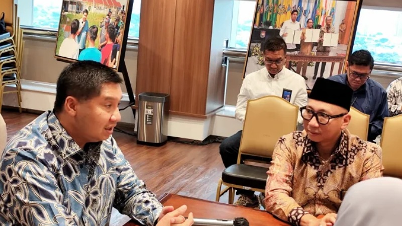 Menteri PKP Maruarar Sirait saat berdiskusi dengan Gubernur Lampung Rahmat Mirzani Djausal  bersama jajaran terkait BSPS - Repro -