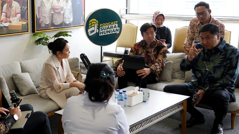 Menteri PKP Maruarar Sirait menggelar pertemuan strategis bersama Wakil Wali Kota Batam Li Claudia dan Anggota DPR RI Meireza Endipat Wijaya. - Foto: Dok Kemen PKP -