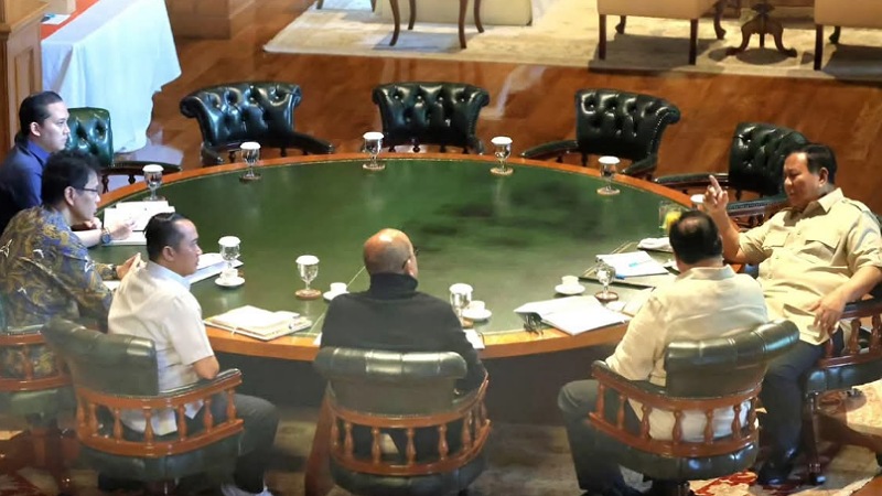 Prabowo Panggil Menteri Ekonomi ke Hambalang, Bahas Arah Negosiasi Global