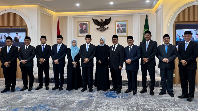 Menag Serahkan SK Presiden untuk Pengurus Baru BAZNAS 2026–2031