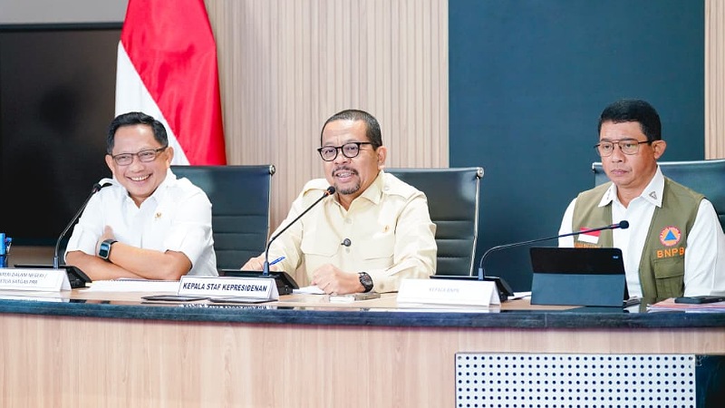 Dari kiri Mendagri Tito Karnavian, KSP Muhammad Qodari, dan Kepala BNPB Suharyanto - Foto Dok KSP -