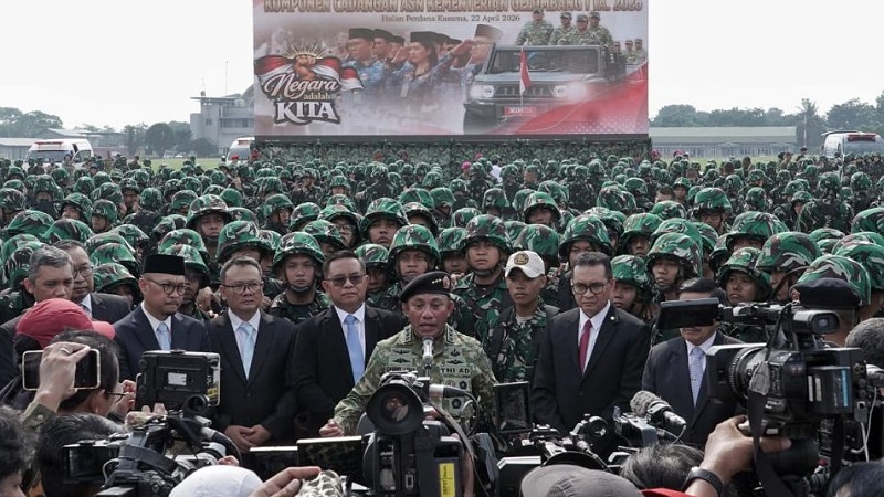 Kepala Badan Cadangan Nasional, Letjen TNI Gabriel Lema memberikan keteranga pers terkait Latihan Dasar Militer (Latsarmil) Komponen Cadangan (Komcad) yang dimulai Rabu (22/4/2026). - Foto: Dok Kemhan -