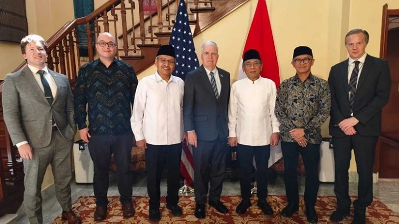 Ketua Umum PBNU KH Yahya Cholil Staquf dan rombongan saat bertemu Dubes Peter Mark Haymond, di Jakarta Pusat, Rabu (1/4/2026).  - Foto: Dok. PBNU/RMN -