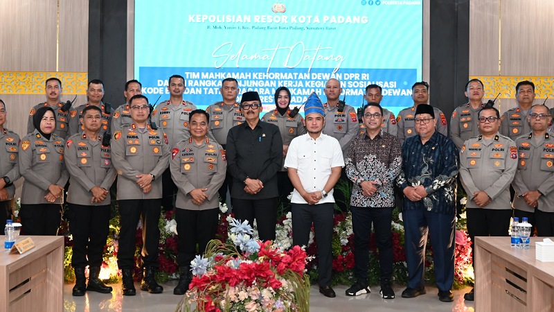 Kunjungan kerja MKD ke Polresta Padang, Rabu (8/4/2026). - Humas DPR -