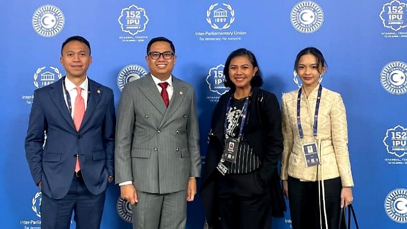 Wakil Ketua BKSAP DPR RI, Muhammad Husein Fadlulloh bersama anggota BKSAP di Inter-Parliamentary Union Assembly ke-152 di Istanbul, Turki, Jumat (17/4/2026) - Humas DPR -