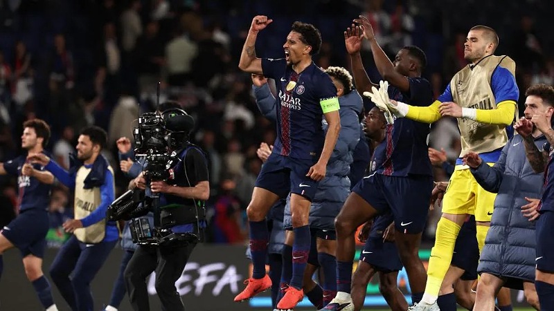 Para pemain PSG merayakan kemenangan dramatis atas Bayern Munchen di  Semifinal Liga Champions UEFA 2025/2026 - Foto: Dok UEFA -