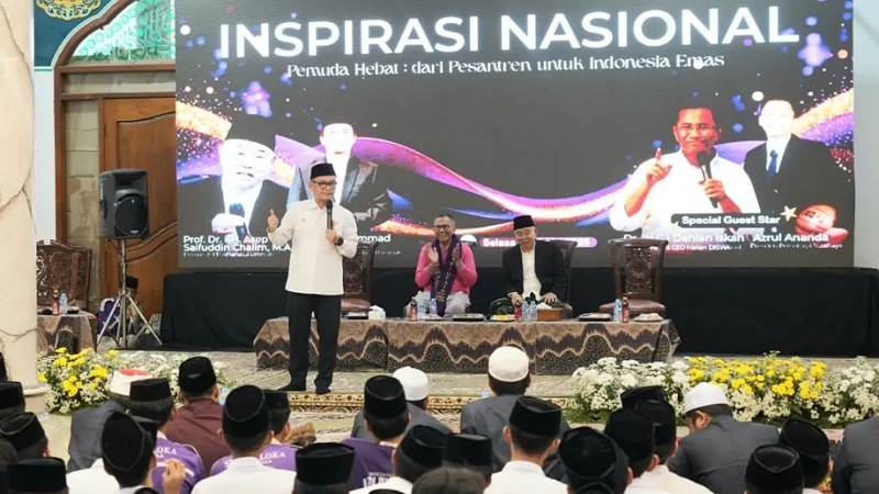 Taklukan Dunia! Gubernur Lemhannas Ajak Santri Kuasai Ilmu & Percaya Diri