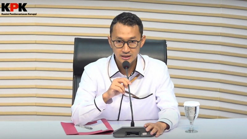 KPK Resmi Tersangkakan Bupati Muara Enim, Uang Ratusan Juta Disita!