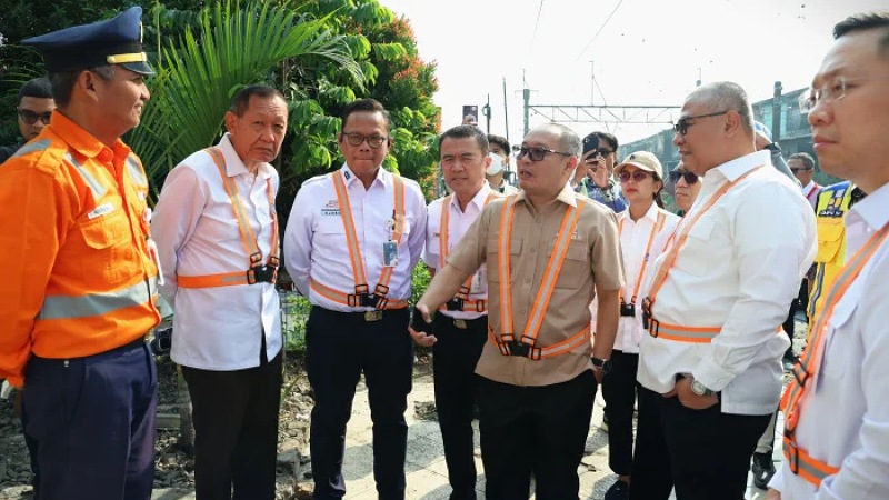 Ribuan Perlintasan Kereta Sebidang Rawan Maut! DPR Minta Evaluasi Total