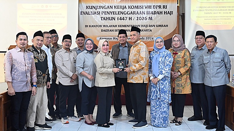 Wakil Ketua Komisi VIII DPR RI, Singgih Januratmoko saat pimpin kunjungan ke  Embarkasi Yogyakarta International Airport (YIA) - Humas DPR -