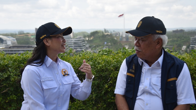 Wakil Ketua Komisi VII DPR RI Rahayu Saraswati Djojohadikusumo saat berbincang dengan Kepala OIKN saat ini dijabat oleh Basuki Hadimuljono - Humas DPR -