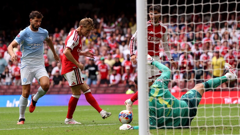 Arsenal Hancurkan Man City 3-0, The Gunners Angkat Trofi Community Shield 2026
