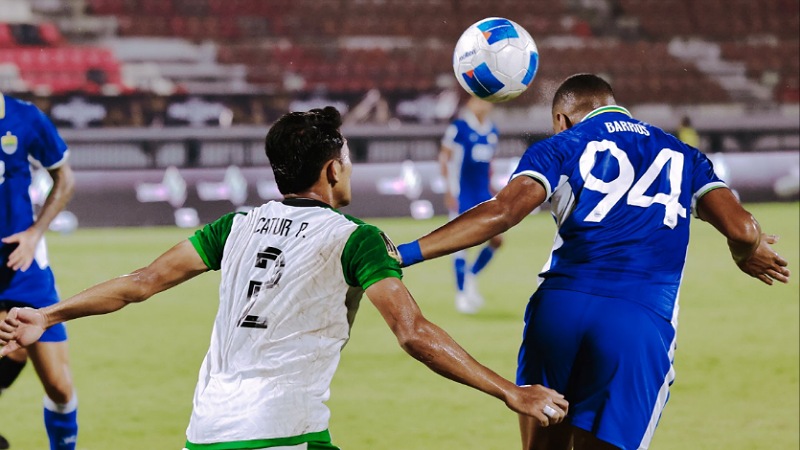 Saling Balas Gol! Persib vs Persebaya Masih Sama Kuat 1-1 di Babak Pertama
