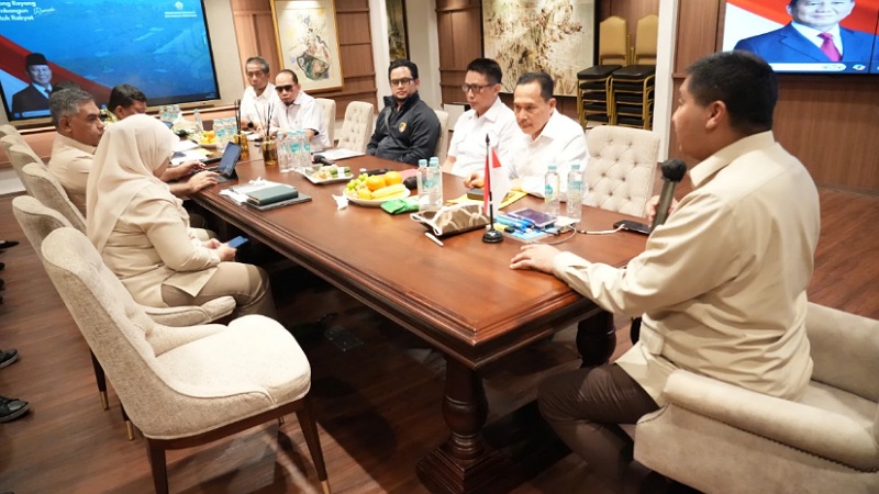 Menteri PKP Maruarar Sirait saat memopin rapat dengan Kementerian ATR/BPN dan Satuan Tugas (Satgas) Anti-Mafia Tanah - Foto: Dok Kementerian PKP -