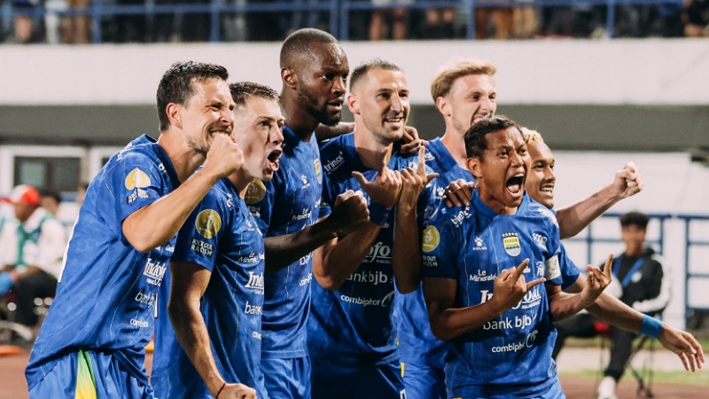 Persib Comeback! Maung Bandung Tumbangkan PSM 3-1 di GBLA