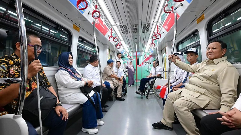 Prabowo: LRT Bukti Indonesia Mampu Kelola Aglomerasi Jabodetabek 42 Juta Penduduk