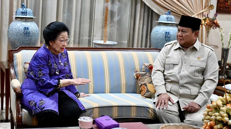 Presiden Prabowo Subianto bertakziah ke kediaman Presiden ke-5 RI Megawati Soekarnoputri di Jakarta, Senin (28/9/2026) malam - Foto: Dok Setkab RI -