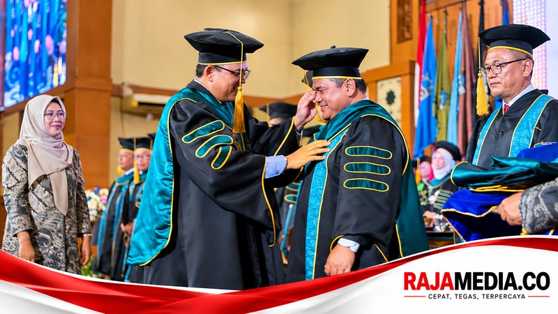 Prof. Dr. Hasani Ahmad Said, M.A. saat dikukuhkan  sebagai Guru Besar Tafsir Maqashidi UIN Jakarta, Rabu (30/9/2026). - RMN -