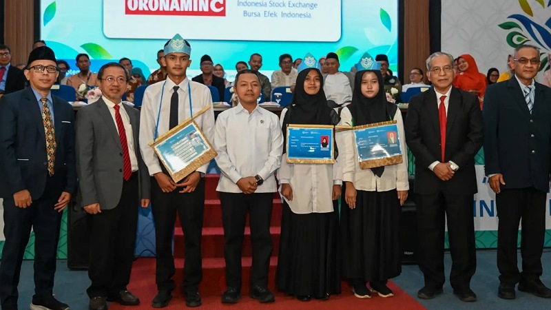 Wamendikdasmen Fajar Riza Ul Haq usai memberikan kuliah umum dalam PESONAMU 2026 di UM Bandung, Senin (21/9/2026) - Foto: Dok Kemendikdasmen -